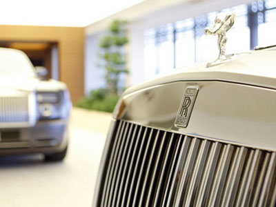 Η Rolls-Royce ετοιμάζει τον αντίπαλο της Bentley